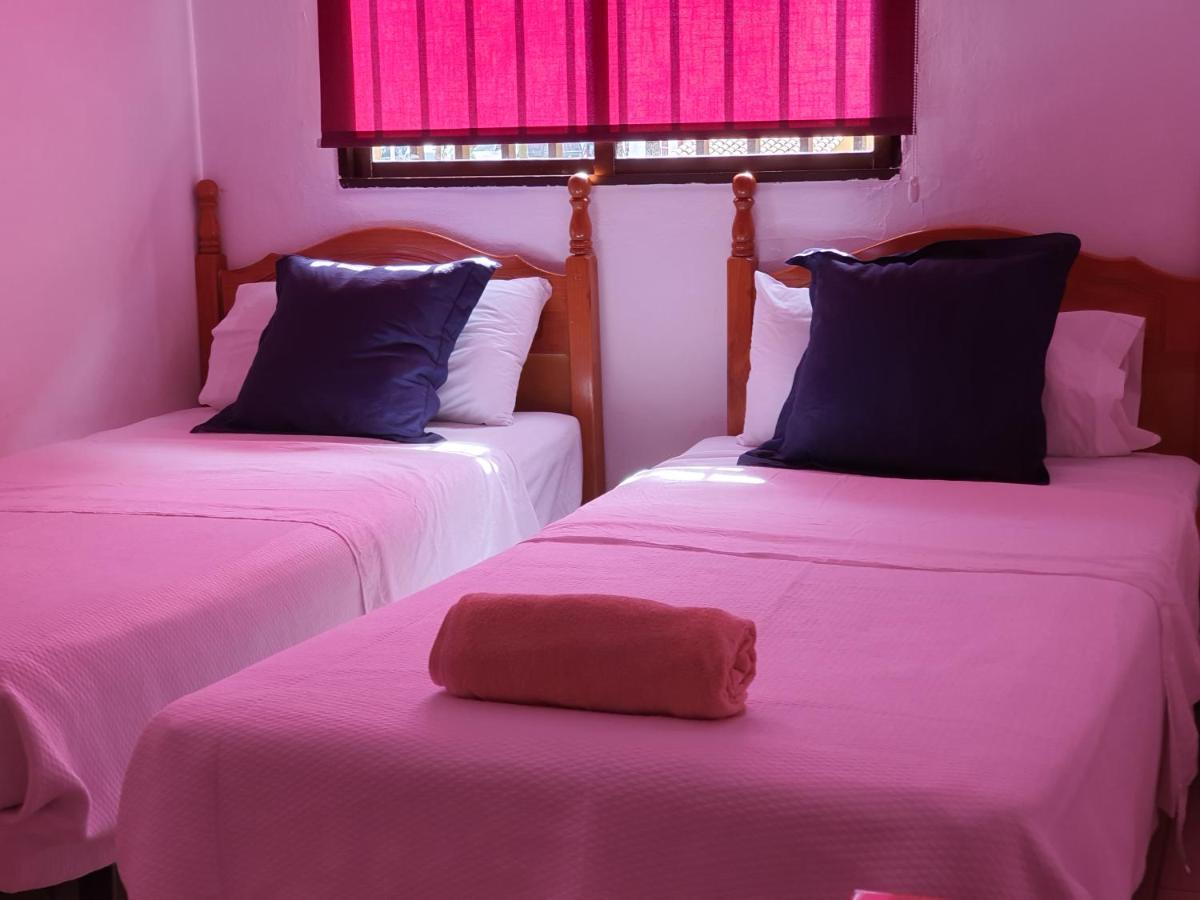 Doramas Private Rooms Shared Toilet بلايا ديل إنغلز المظهر الخارجي الصورة